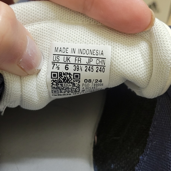 Adidas Blue and Pink Sneakers - Picture 4 of 7